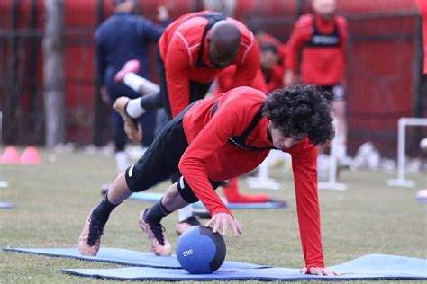 Futbolcular İçin Performans Artırıcı Egzersiz Planları